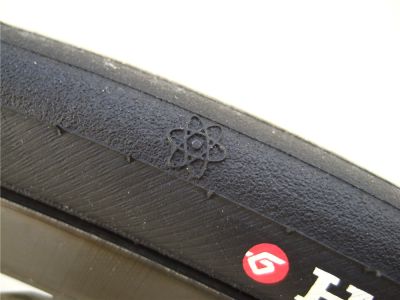 Покрышка Hutchinson ATOM COMP 700х21C Black